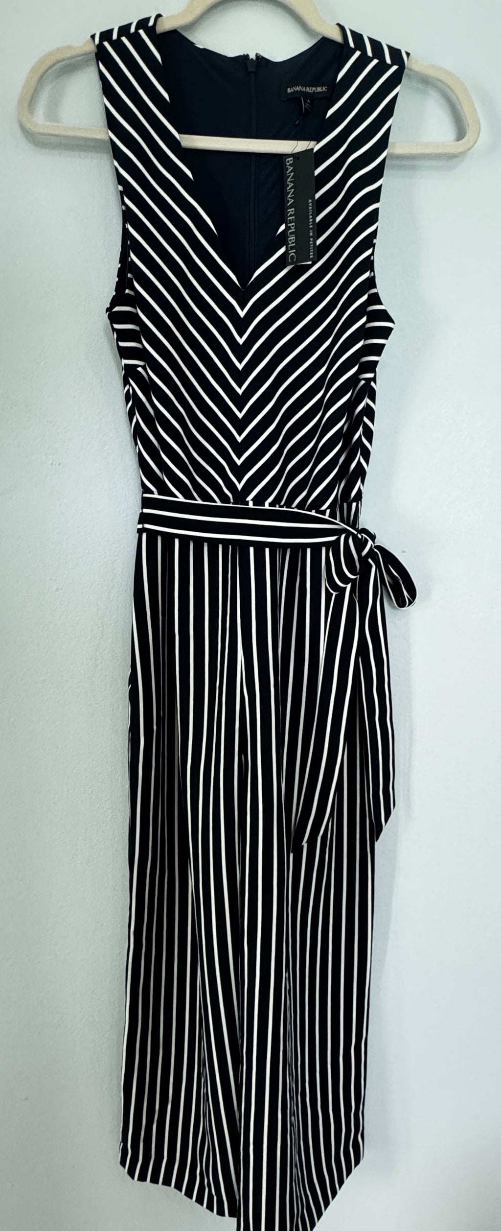 Banana Republic Navy Blue Jumpsuit with White Stripes – Size 6 (Small)